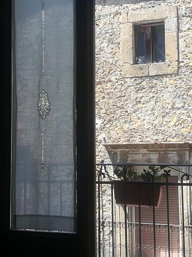 B&B L'Angolo Sulla Piazza Mirabella Imbaccari ภายนอก รูปภาพ