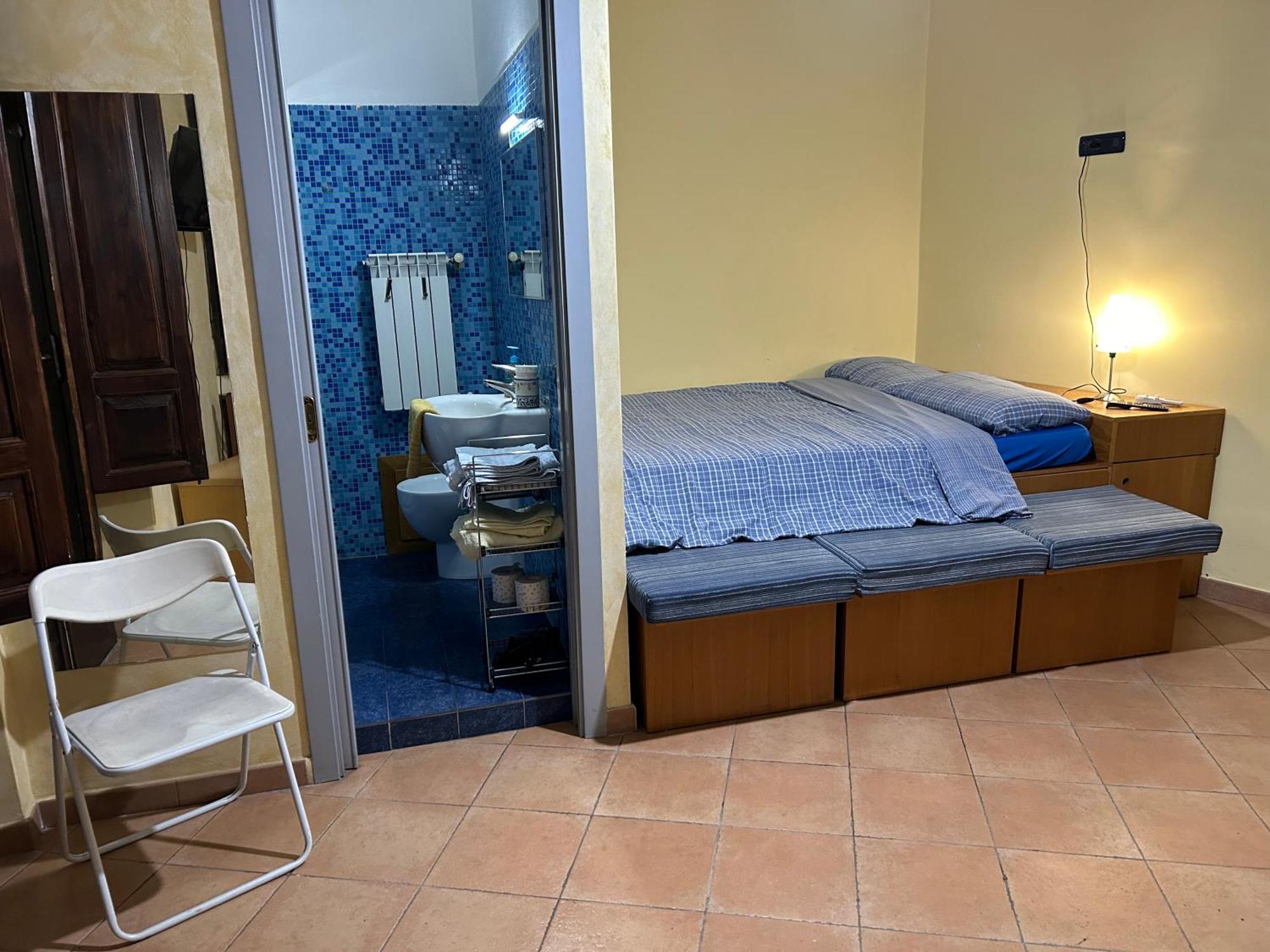 B&B L'Angolo Sulla Piazza Mirabella Imbaccari ภายนอก รูปภาพ