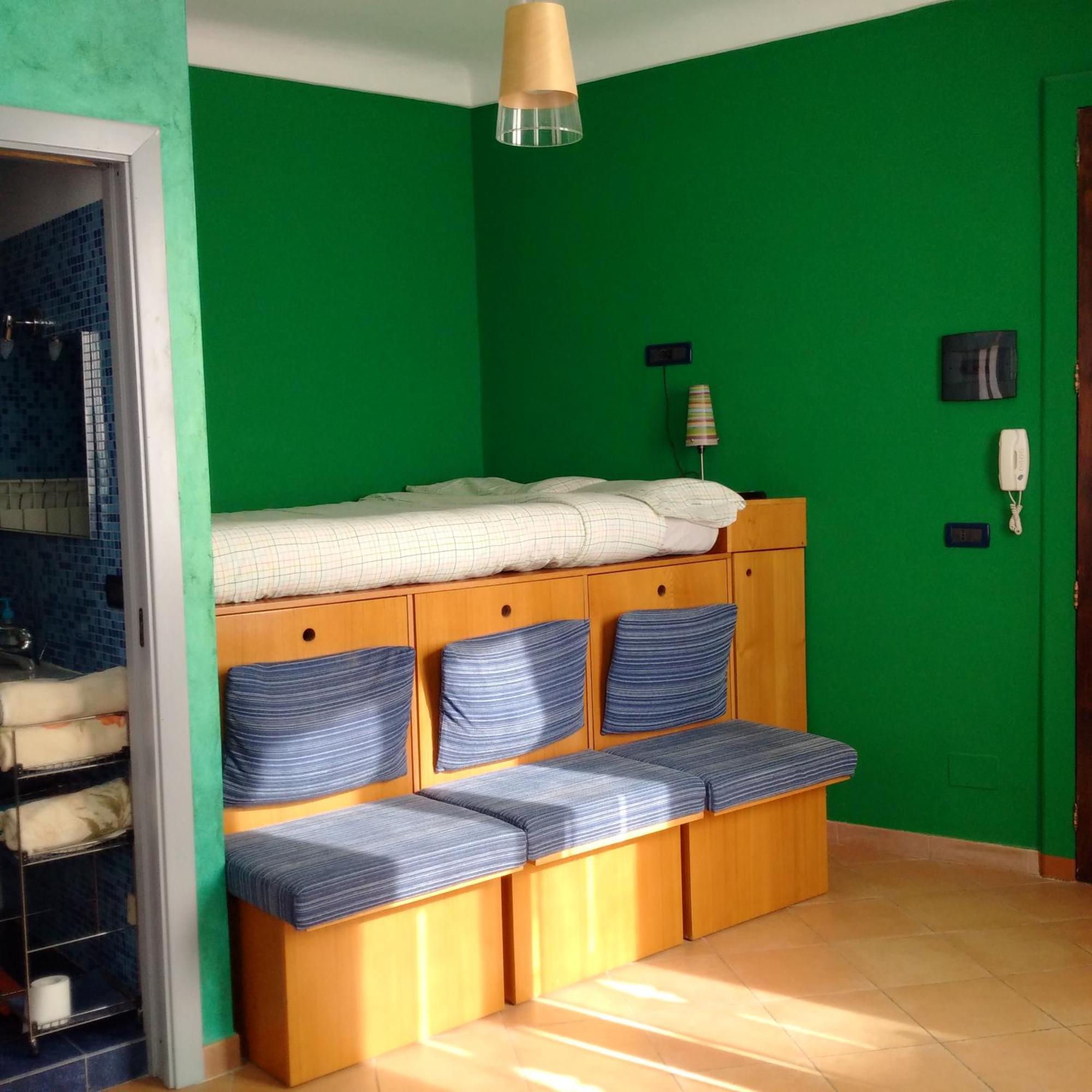 B&B L'Angolo Sulla Piazza Mirabella Imbaccari ภายนอก รูปภาพ
